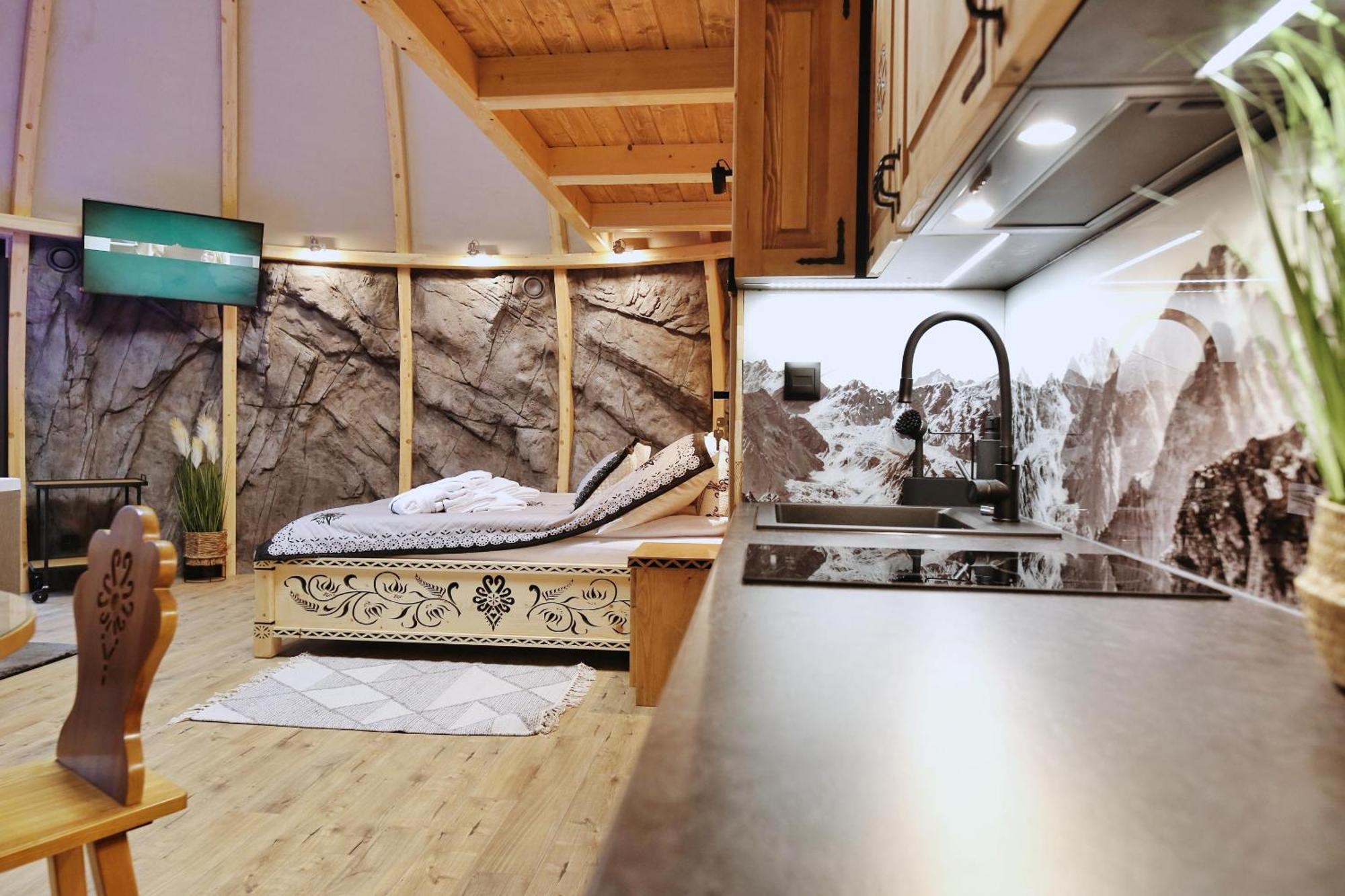 Tatry Mountain Glamp Z Jacuzzi Luxuszelt *