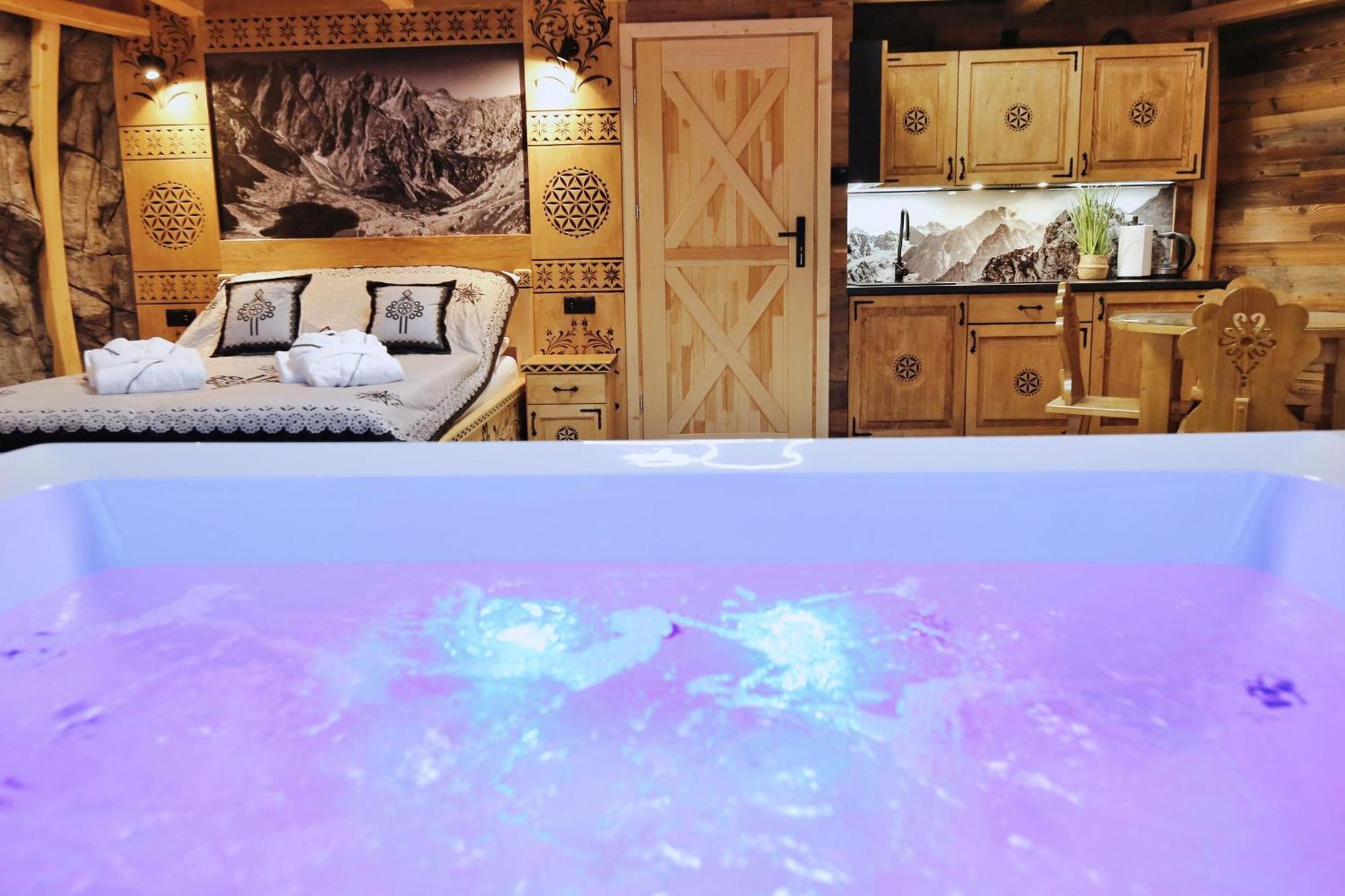 Tatry Mountain Glamp Z Jacuzzi Luxuszelt